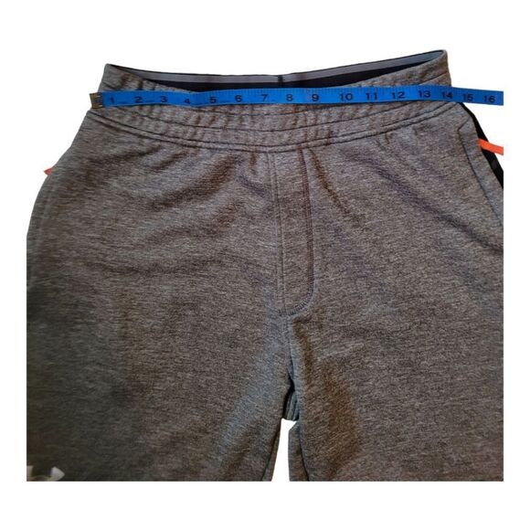 Under Amour Terry shorts - Picture 9 of 15